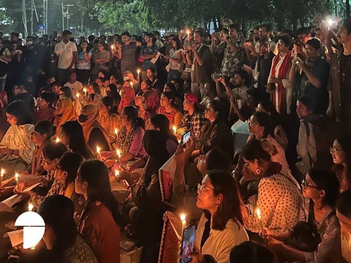 Dhaka University Students Demand Justice For Kolkata Doctor | - X/@ssush1trashx